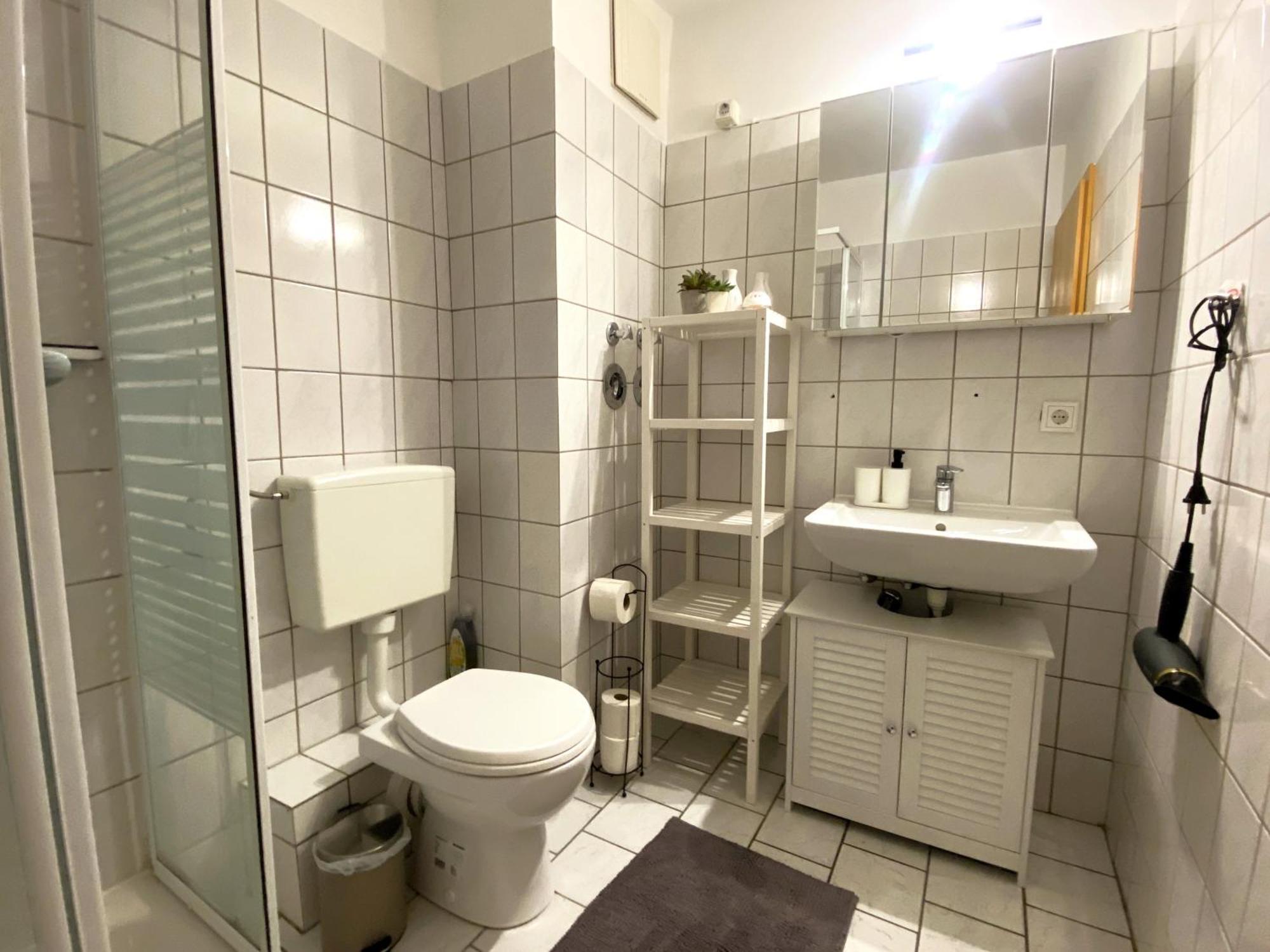 Schoelerberg Apartment Mit Tiefgaragenparkplatz Und Kingsize-Bett Osnabrück Exteriör bild