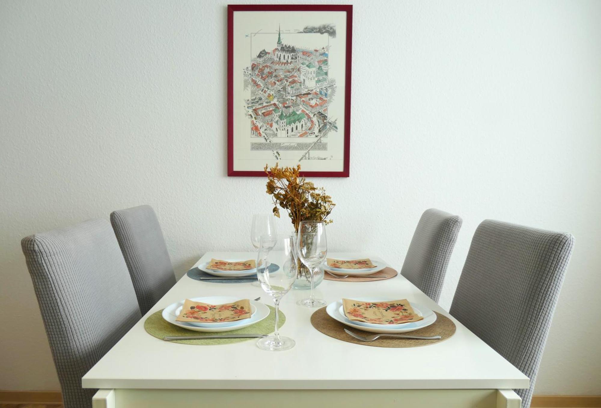 Schoelerberg Apartment Mit Tiefgaragenparkplatz Und Kingsize-Bett Osnabrück Exteriör bild