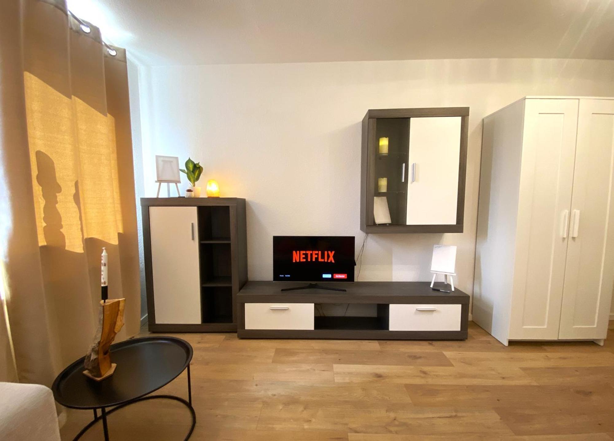 Schoelerberg Apartment Mit Tiefgaragenparkplatz Und Kingsize-Bett Osnabrück Exteriör bild
